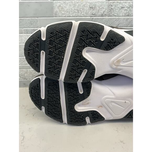 Nike Men’s Legend Essential 2 Running Shoes Size 8.5 Cargo Khaki - Great Shape - Picture 5 of 7